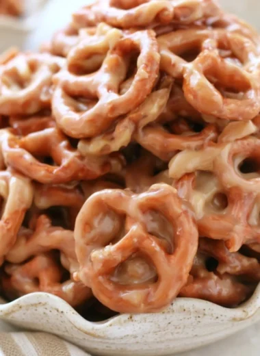 Delicious caramel pretzels with a sweet and salty glaze